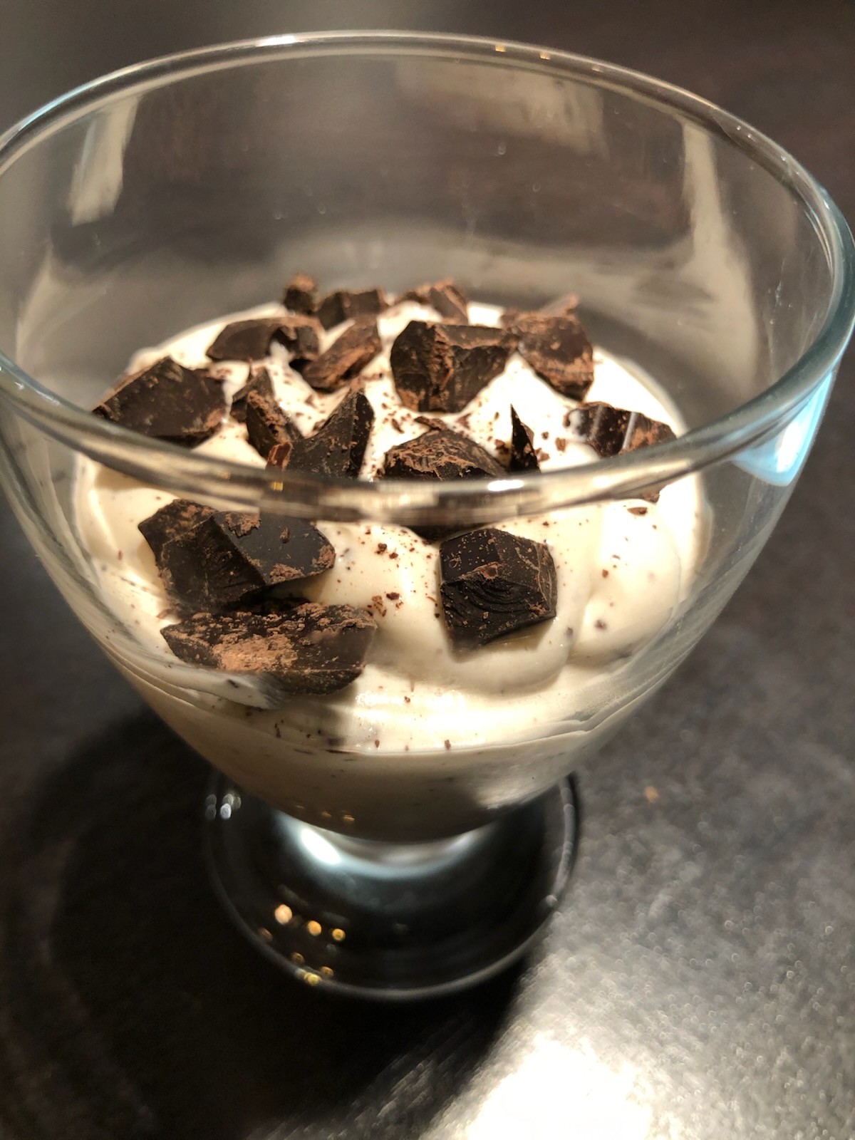 Verrine mousse chocolat blanc / straciatella